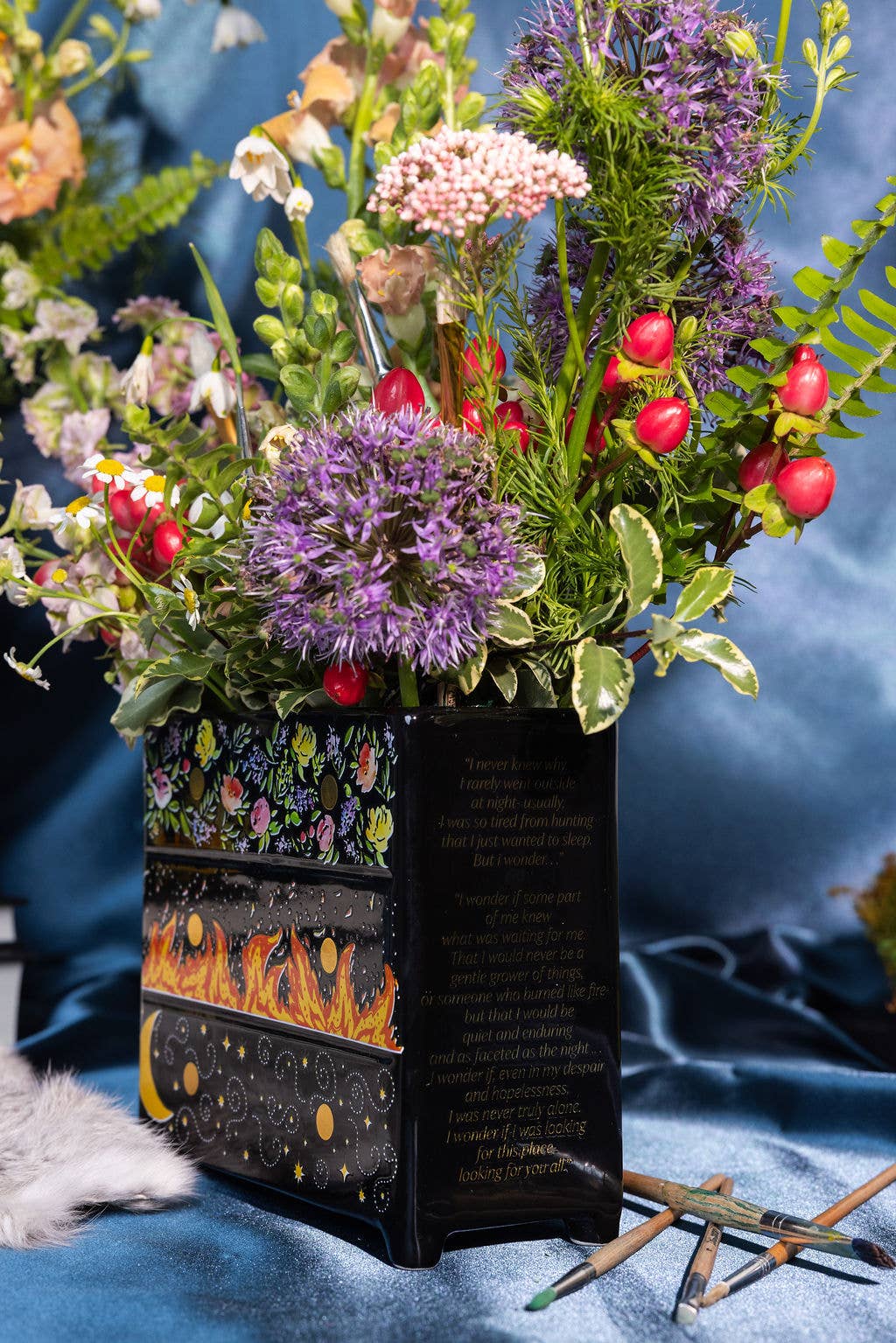 Vase, Dresser